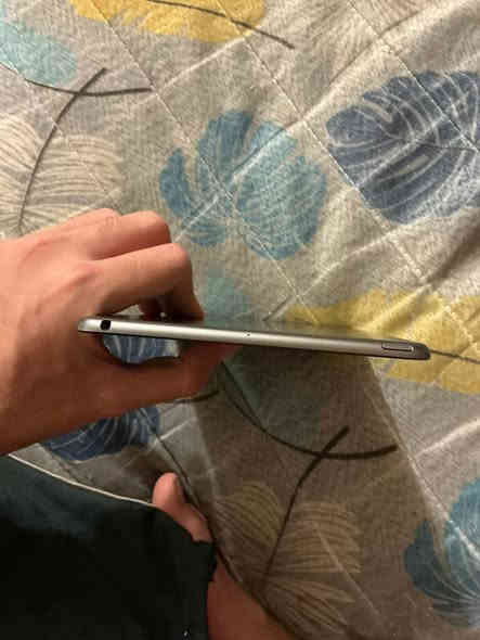 ايباد مني 5
البطاريه 🔋%90 

للبيع ذاكرة 64 

متوفر توصيل 🚕 داخل بغداد 

ملاحضه؟؟؟؟؟؟؟
الايباد مكفول واذا برغي مفتوح منه تخذه بلاش

 السعر   240🔒

للتواصل  ***********

مكاني _ بغداد _ الزعفرانيه
