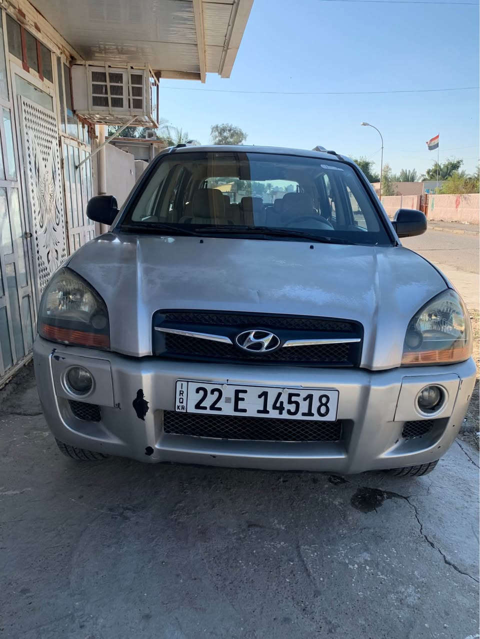 توسان ٢٠٠٩
نظيفة استعمال بيت 
بيها قطعة صبغ الباب الخلفي العكس السايق
الباقي كفالة بشرط
محرك ٢٠٠٠ 
٤ سلندر
كير مكينة كفالة 
تدفئة تبريد 
صدر جديد 
اذاين مكينة جدد
تخم تاير جديد
ادامة كاملة لمنظومة الهواء والبانزين من نوزلات وبلكات وايسي وحساسات كاملة كلَ جديد مال تفصيخ
باتري جديد
قاعدة فيت بم 
وفيت بم
دوشمة ارضيات جلد 
دوشمة كشنات 
دوشمة تنتة كنتارة 
شاشة وكامرة 
كهربائيات كاملة ع اخر حبة
رقم اربيل ب اسمي 
-نواقصها
*بيها قطعة صبغ*
*البنيد جارد وبداية القمارة*
*الدعامية الامامية بيها طخات*
*روس رواط الايمن*
للاستفسار:اتصال او واتساب 
***********
*********** بغداد, العراق
