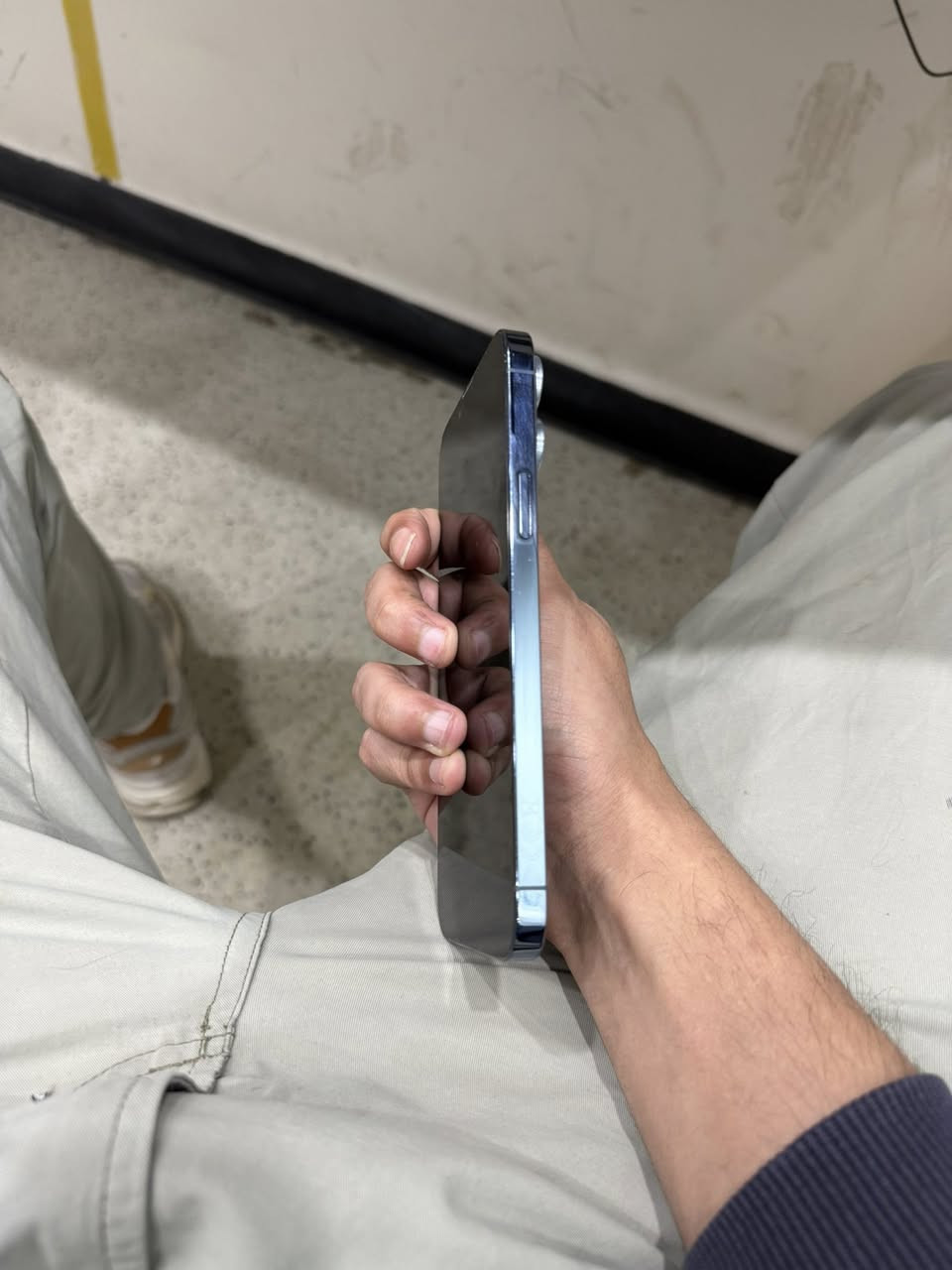 ايفون ١٣ برو ماكس ماستر AAA  ذاكرة 256
الجهاز لا مفتوح ولا مصلح الكامرة الخلفية واكفة ومكسورة العدسة الجوه والضهر مفطور الجهاز على وضعة ابيعة سعرة 400 للتواصل مامتواجد فيسبوك واتساب او اتصال ***********
