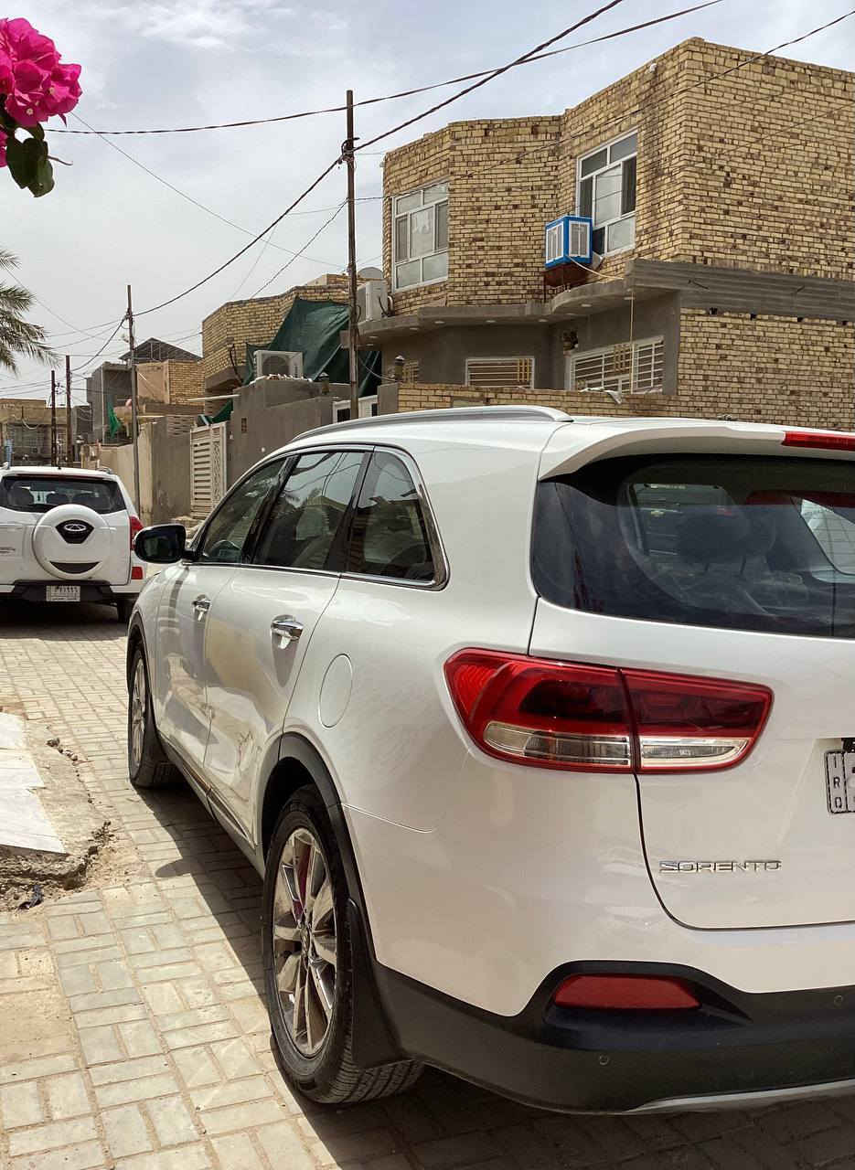 السلام عليكم .... سورنتو 2017 خليجي مكفوله 6 سلندر فول مواصفات ما عدا فتحه سقف رقم قادسية بأسمي تحويل ثاني يوم و ارقام انكليزي، للاستفسار الاتصال على الرقم ***********
