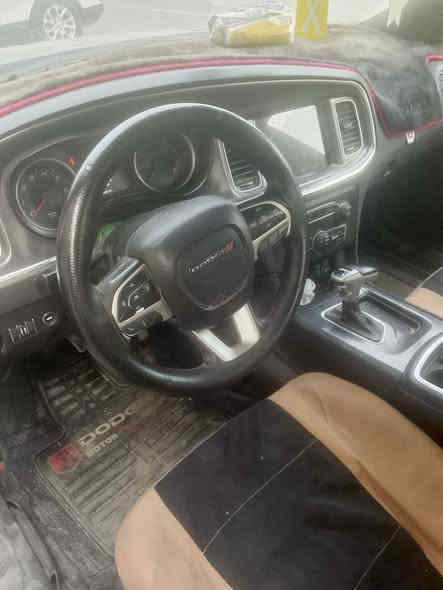 للبيع جارجر موديل 2015 وارد امريكي حادث جاملغ وبنيد رقم دولي بسمي تحويل ثاني يوم بيها تبديل شفقه قماره محرك 3600 جاهزه سياره تبريد حداديه خير من الله سعر  130وبيهامجال قليل ***********
