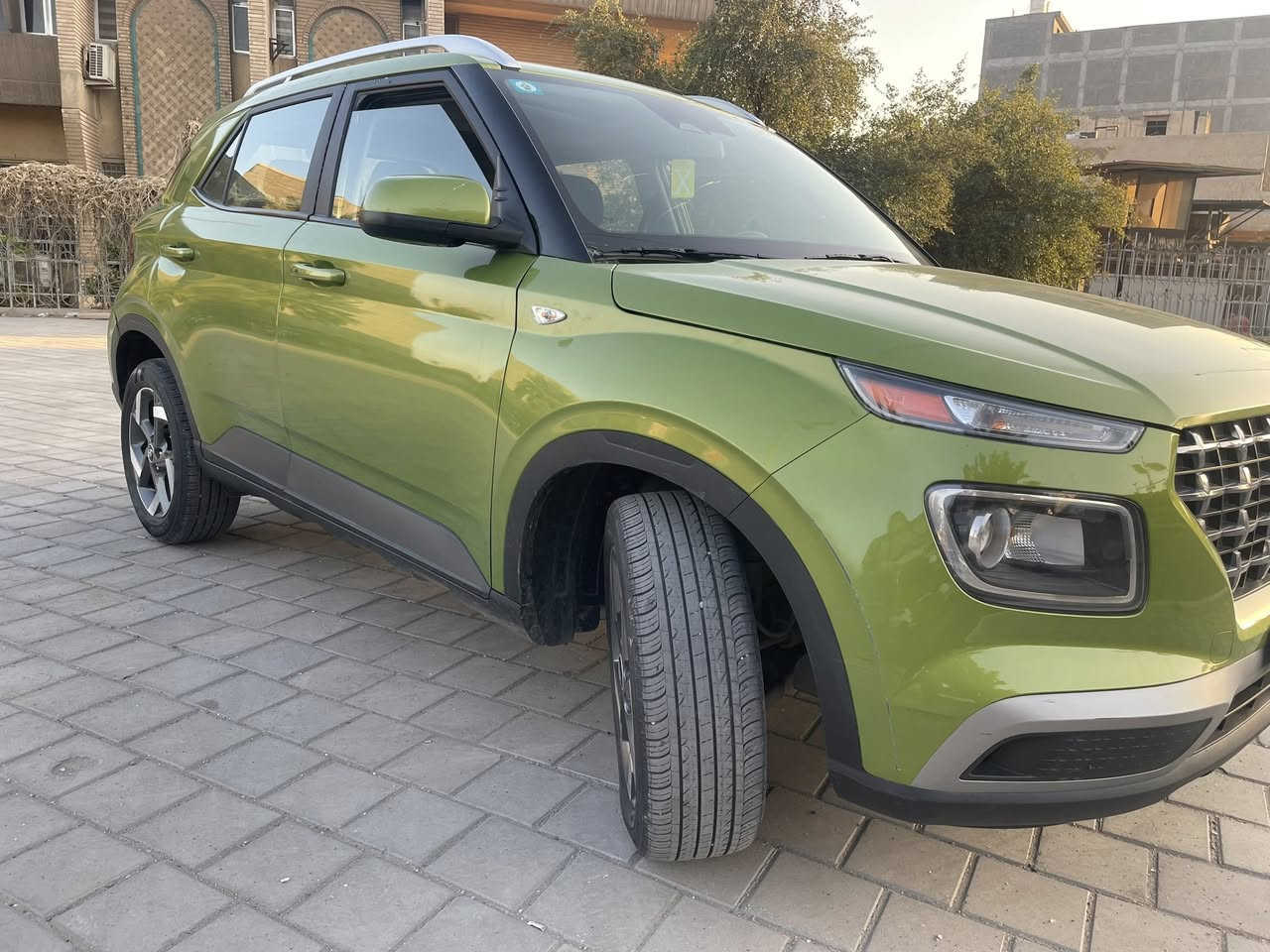 #هونداي_فينو
#موديل_2024
#مرقمة_بغداد
‎#فوووول_مواصفات.              
  المواصفات 

1- بصمة 
 2- فتحه سقف (سلايت)
3- داخل لونين 
4- شاشه كبيرة كامرة دوارة 
5- فول  تحكم ستيرن جهتين  
 6- ويل كروم 
7- شاشة كبيرة كاربلي +اندرويد 
8- نظام انذار
9- مانع انزلاق
10- تراكشن منحدرات
11- وضعيات قيادة  
12- رادار تحذير جانبي 
13- رادار خلفي
14- رادار امامي
15- تحديد مسار 
16- مكينة 1600 دبل نوزل 
‎ و السيارة جديدة جدا و السيارة اجمل و أحلى بكثير من الصور و الحادث خفيف صور الحادث مرفقة مع الصور 
السعر 139 $ بيها مجال للاستفسار ***********
