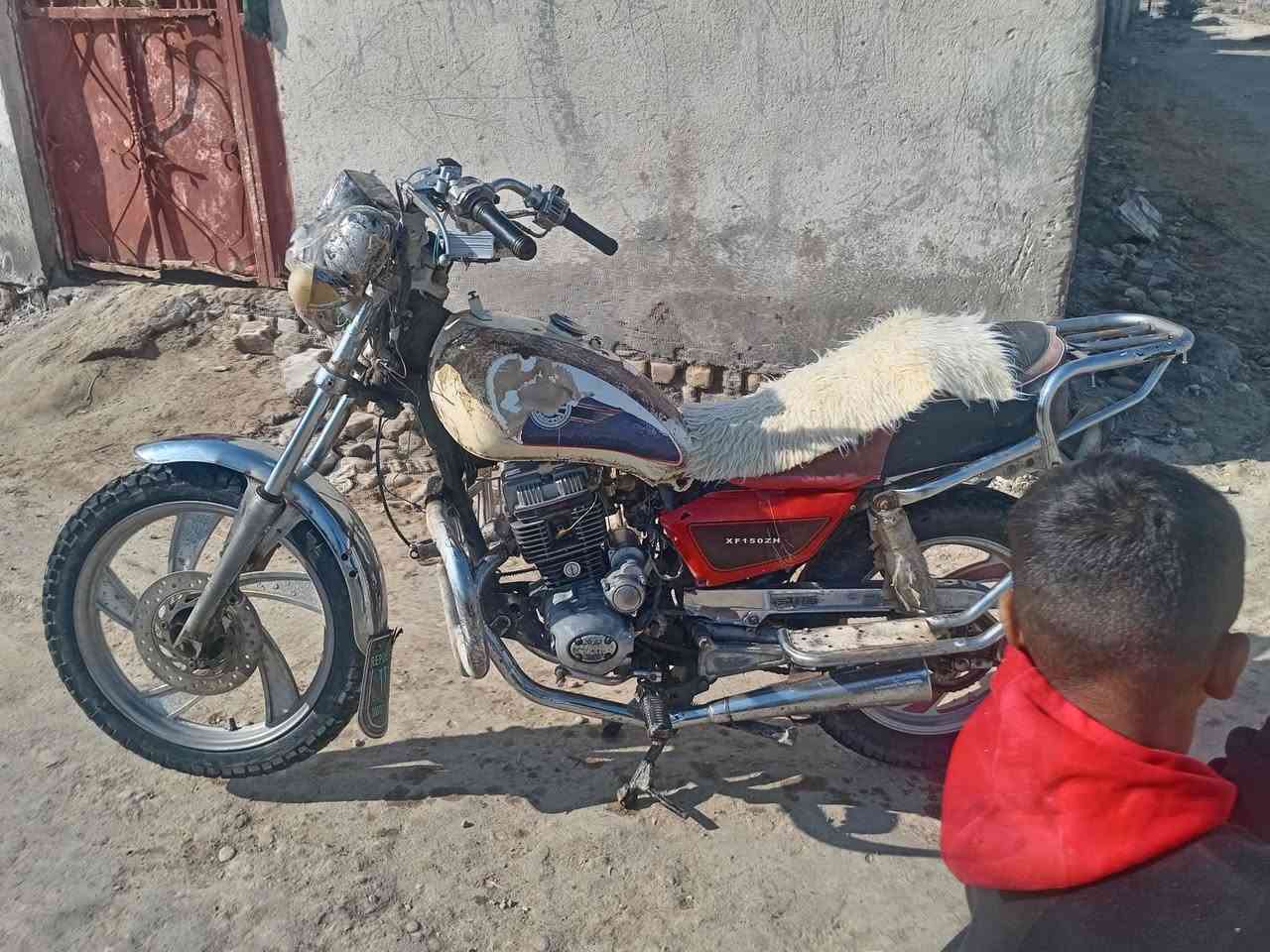 سلام عليكم دراجه تايموته ٢٠١٠ دراجه سنويه عدي الوحات ضايعه
دراجه شقاله بس عوزهه ترتيب وكلاجات
السعر ٢٠٠ وبيهه مجال
***********
