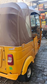 تكتك للبيع مديل 21رقم وسنويه ب7وبيهه مجال بسيط مكاني بغداد الشعله الات...