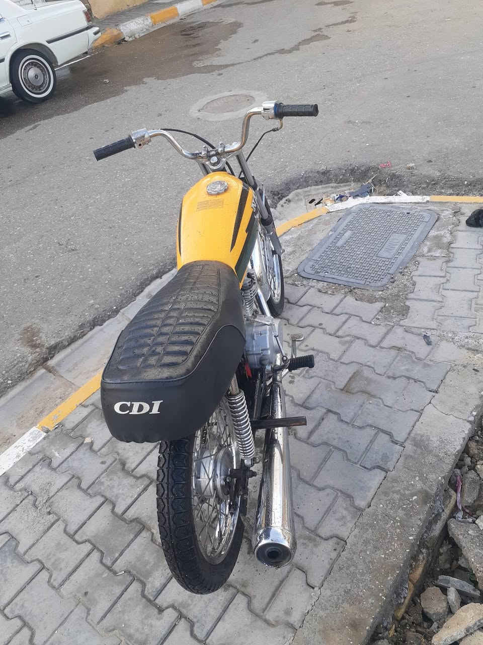 السلام عليكم للبيع دراجه شاص موديل 22 اوراق وسكنر دراجه حلوه وجاهزه سعر ب 400 وبيها مجال للشراي عنوان واسط قضاء الحي الاتصال على الرقم***********
