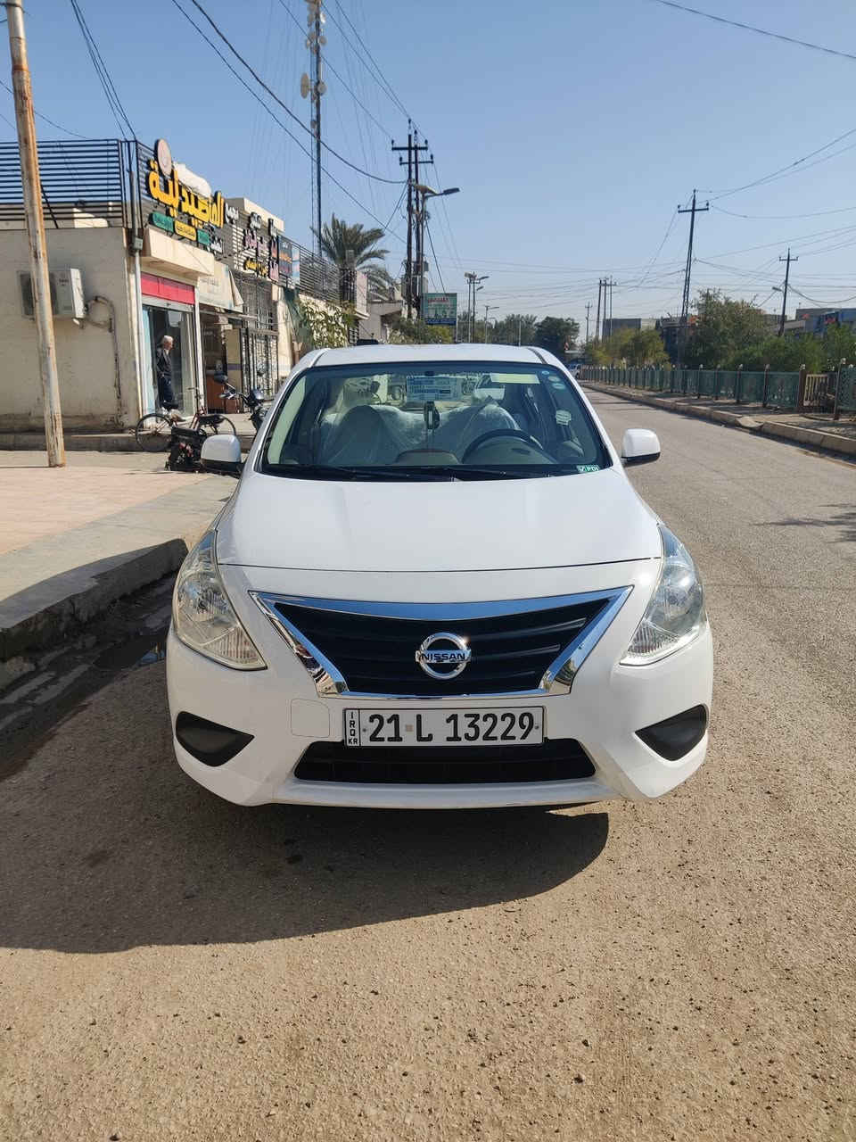 السلام عليكم
محبوبة الجماهير 
مواصفاته معروفة
سني هندي بليته زركه موديل 2015 جديدة  دواخل بيجي اخوان السيارة جاهزة بدون اي نواقص ارقام وسنويه جديده لغاية 2030 بأسمني بيها فقط شبر بارد بالجاملغ خلفي 
كير محرك بلاد ع وضع شركة 
تدفئه تبريد ع وضع شركة 
 موقع السيارة : ديالى المنصورية
السعر 97 بيها مجال قليل
للاتصال و استفسار 
***********
وتساب موجود
