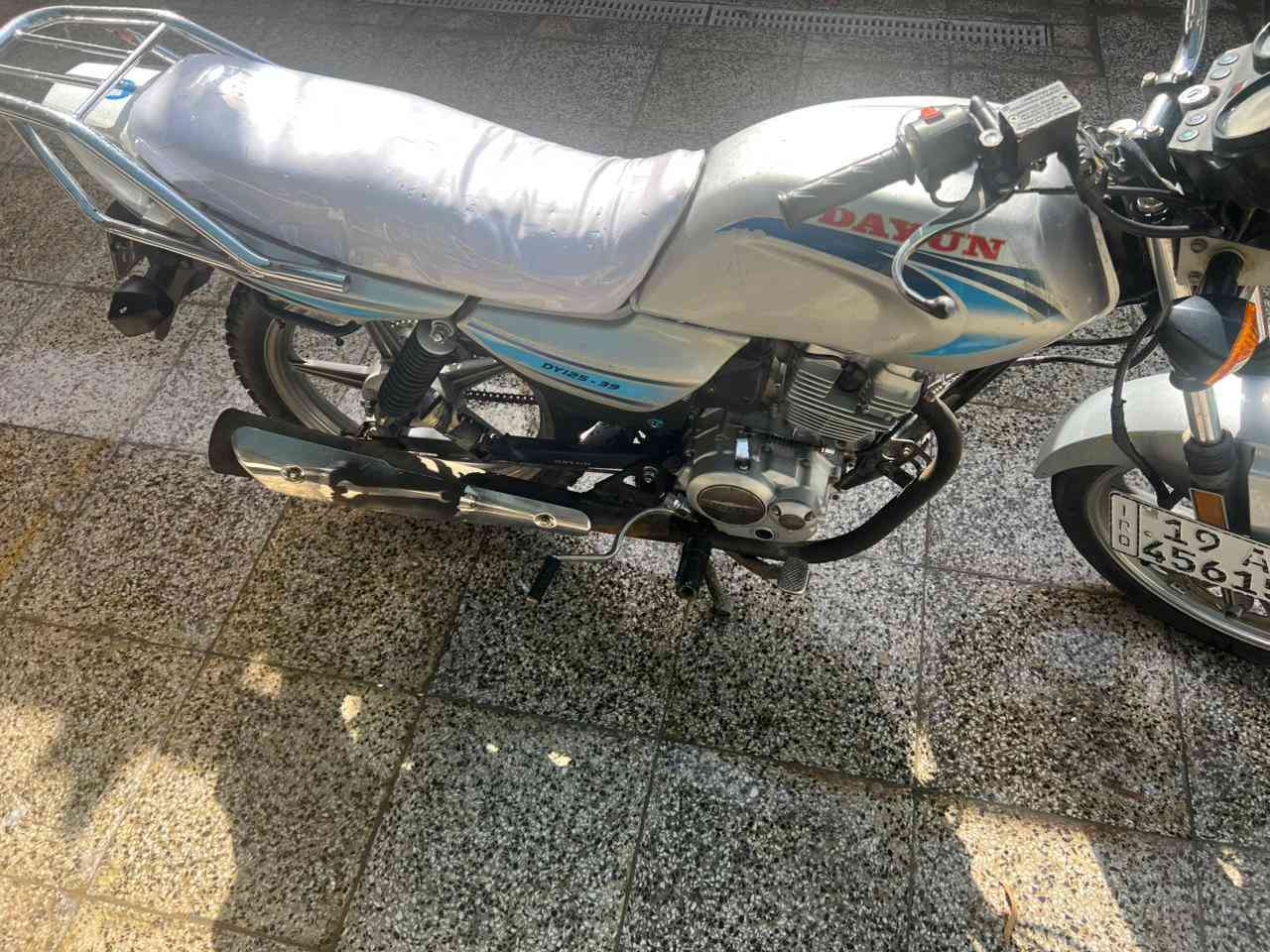 السلام عليكم 
دراجة دايون عظم موديل 2021 دراجة كاملة مابيها نقص برغي مكينة مكفولة الدراجة رقم وسنوية مداور ثاني يوم بأسمك 
مكاني كربلاء سعرها 1600
***********
