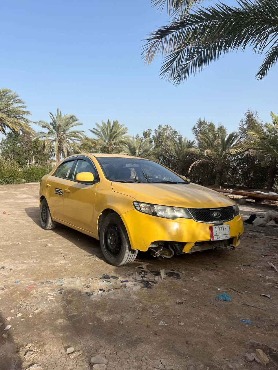 السلام عليكم سياره تكسي سيراتو 2012 محرك 1600 رايدها 79 بيها مجال وشيها بسيط  مكان بغداد المحموديه***********
