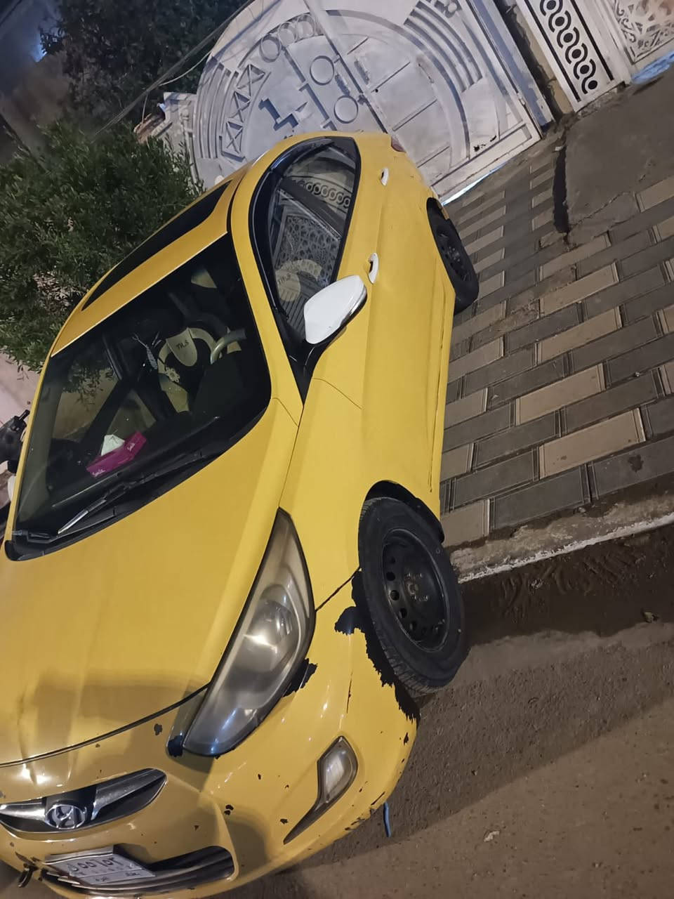 سلام عليكم اكسنت موديل 2014
خليجي سياره مكفوله منل ضربه
مكينه1600 قطرتين دوش
سياره باسمي مكاني بغداد الغزاليه
السعر ٨٠وبيها مجال 
***********
