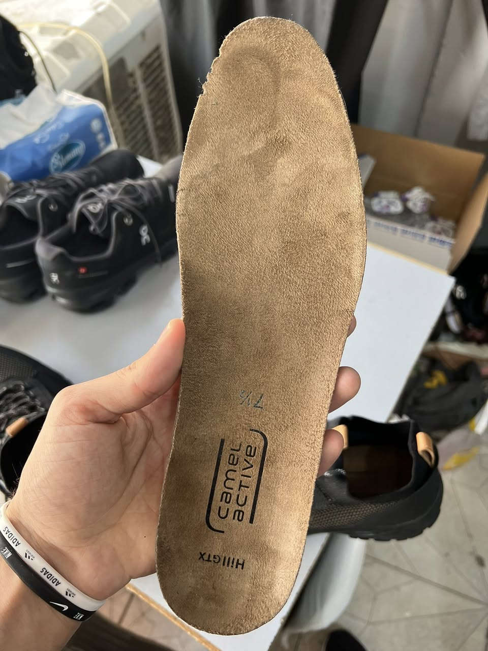 .
camel activ
orginal 
gore tex
size _42
بالە غیرمستخدم
توصیل جمع
***********
