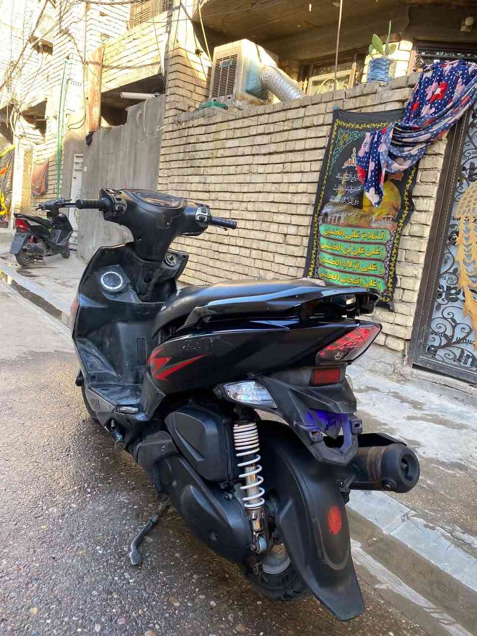 السـلام عـلـيـكـم
جي تي ار نضيفة للبيع 
بيها تخم كلجات رياضي اصلي
 دراجة شلعة معدل مفولة

عارضها بـ900 وبيها مجال حك جية 
مكاني بغداد الشعلة 
***********
