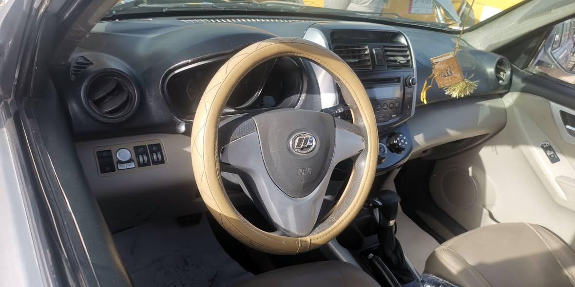 للبيع ليفان موديل ٢٠١٦ رقم بابل دولي تحويل مباشر مكاني بغداد الجديده *********** جاهزه فول اوتوماتيك السعر ٥٥ قفل تبريد مكينه كير حداديه تخم تاير كلها تمام مكفوله عدا جاملغ امامي مضروب
