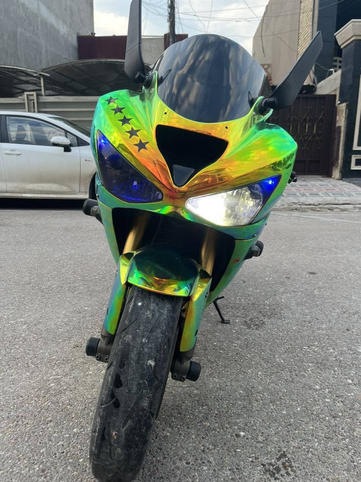 السلام عليكم شلونكم شباب من هسه ميعجبك المنشور والسعر اعبره ما اجبر احد    كاوسكي 2003 نازله من معرض كلشي وكلاشي صور المعرض موجوده
منفيس يابان موجود بيها ومزاده موجود الدراجه حلوه ونضيفه مكينه بلاد 
ممشاها من المزاد 39 الف حاليا 44 الف وقابل للزياده اخوتي 
الدراجه مصروف عليها 
عليها يدات كاوسكي 
وعليها جامه سوده تزويد + تغليف اسود لماع 
عليها اكزوز sc اصلي + الاكزوز البلاد موجود 
عليها مري تزويد 
عليها دواسه تزويد اخضر 
جاملغ خلفي طلاء مائي كاربون فايبر 
جاملغ زنجيل طلاء مائي كاربون فايبر 
دواسه خلفيه طلاء مائي كاربون فايبر 
ستيرن طلاء مائي كاربون فايبر 
قبق بانزين طلاء مائي كاربون فايبر 
وشم ويل خلفي امامي 
وشم ع دراجه 
الكفرات صبغ اسود لامع + فوكاها تغليف قلاب 
شاصي تغليف كاربون فايبر 
عليها سكن ازرك ناصي ابيض وعالي اصفر 
تضليل مازده وتضليل بك لايت 
وشم ع تانكي كاربون فايبر 
كشن دوشمه جلد اسود طافي 
سلايدرات اصلي
سعر الدراجه 50$ قفل 
رقمي ***********
