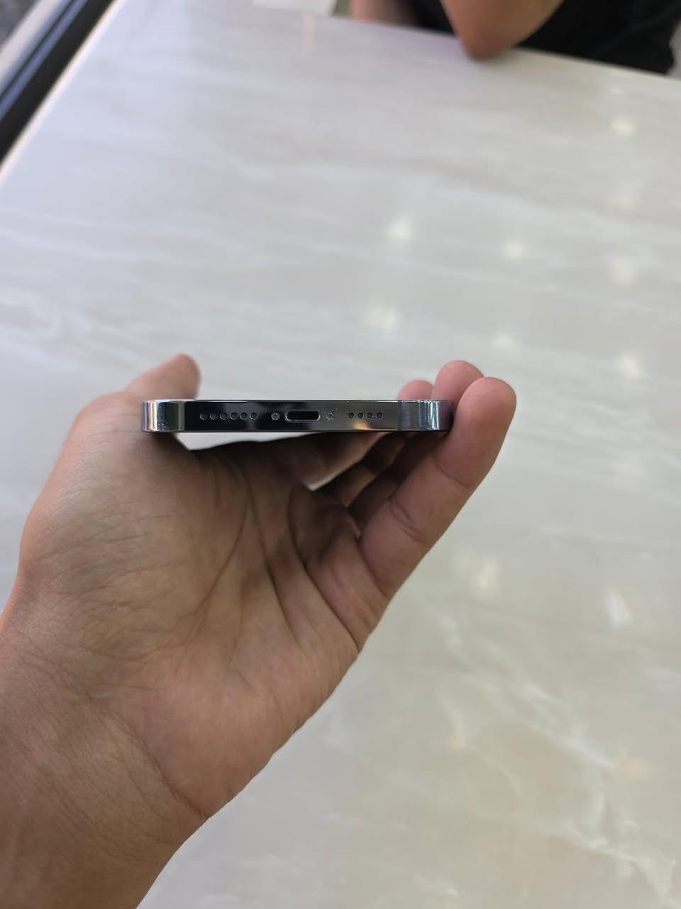 ١٣ برو ماكس
ذاكره ٢٥٦ وتر لون بحري المميز بطاريه ٨٦ 

 شاصي نضيف مثل ما موضح 

ب ٧٥٠ مكاني بغداد سبع البور 

***********
بي وتساب
