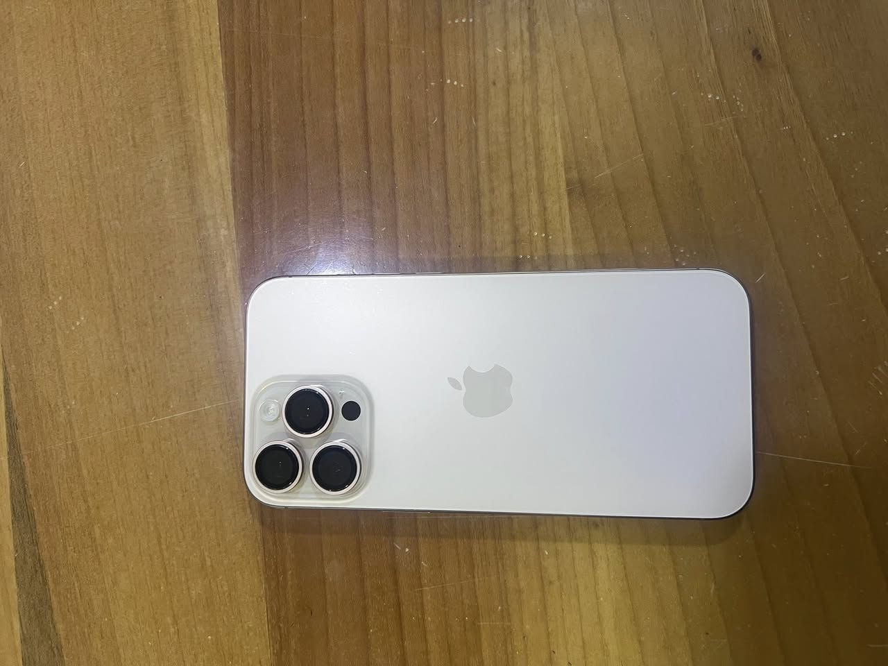 ايفون ١٦برو ماكس
لون تيتانيم صحراوي
الذاكره ٢٥٦
ضمان ماستر يخلص شهر ٩
نضافه ١٠٠٪؜
مستخدم شهر واحد 
سعره ١٦٠٠٠٠٠وبيه مجال قليل
متواجد واتساب***********
