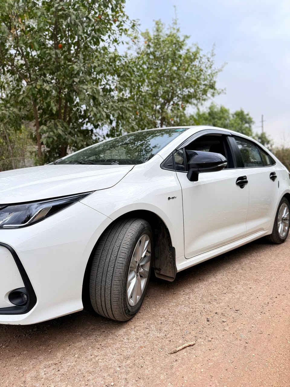 كورلا هايبرد 
الشكل الخليجي 
الموديل 2025
كفاله عامه
ماشيه 20الف 
الداخل اسود 
كشنات جلد 
موصفات معروفة 
***********
