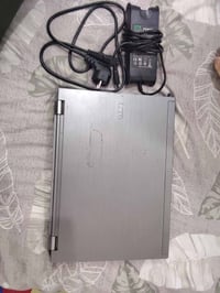 لابتوب ديل نضيف شغال فقط برمجه بسيطه بطاريه جديده شاحن جديد  077272133...