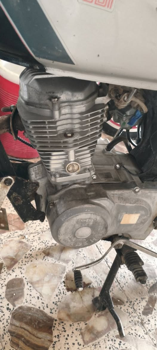 دراجه 15اوراق اصولي محرك خير من الله ارشه للبيع سعر 475وبيه مجال *********** واسط الكوت
