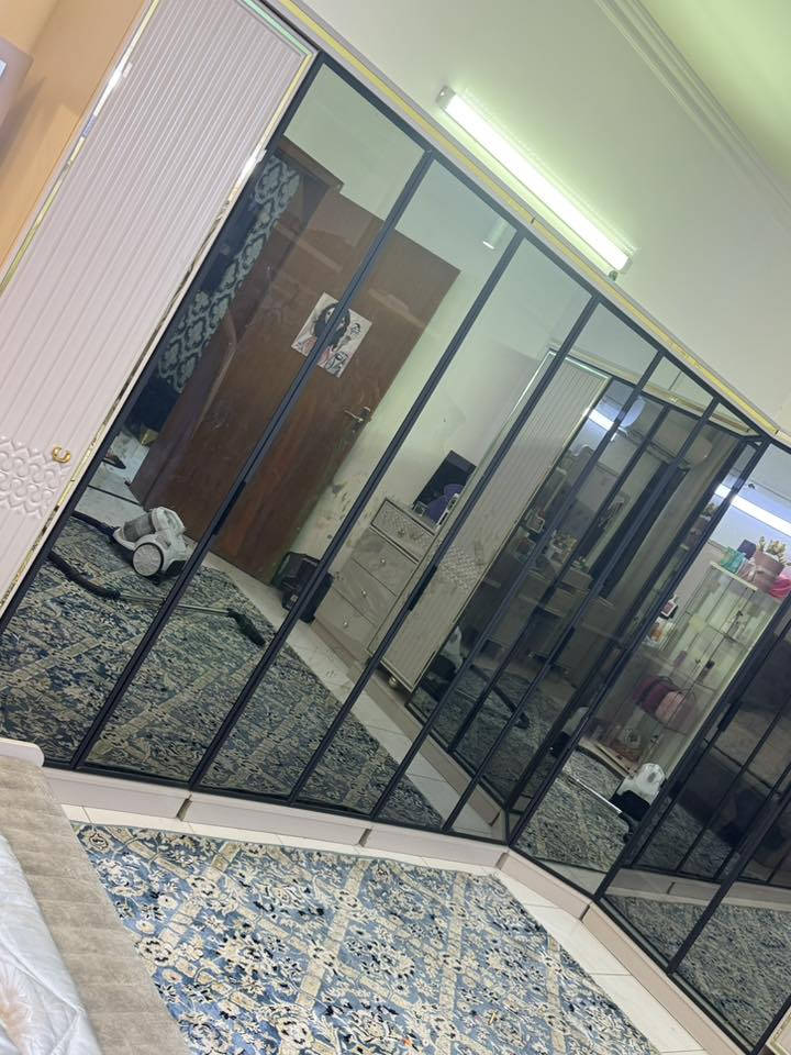 غرفة نوم من شركة القند مستخدمة سنة عارضيها ب مليون ونص / بغداد ***********
