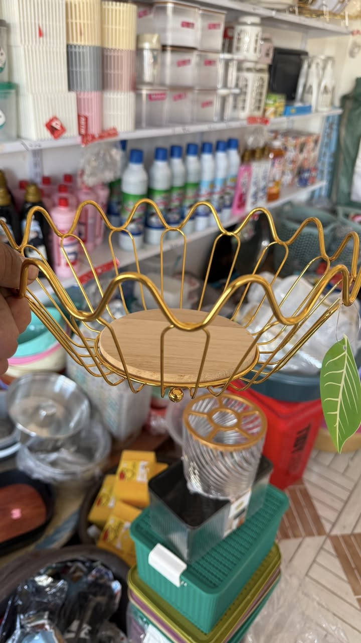 سلة صمون ذهبي ✨
فخامة في الشكل… وذوق يليق بسفرتك
اختيار أنيق للتقديم اليومي وللمناسبات
لمسة راقية تزيد جمال المائدة وتلفت الأنظار 🤍

متوفرة الآن في محلنا 🌸
📍 بعقوبة – باب الدرب – شارع جامع لا إله إلا الله – مجاور أسواق المركزية
📞 ***********
🚚 التوصيل متوفر
