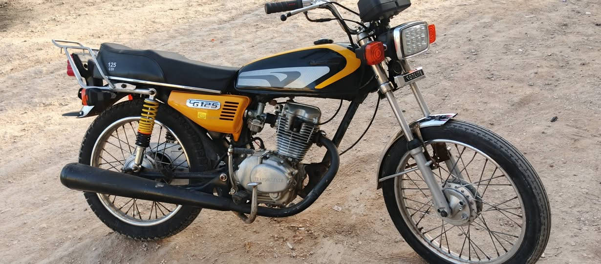 اربع كير للبيع اوراق موديل 14
كهربائيات كلهه شغاله المكان طوريج 
السعر 375 وبيهه مجال و يدلل الشراي 
***********
