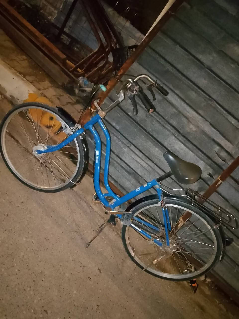 السلام عليكم بايسكل للبيع نظيف الحجم 26 السعر 60 بي مجال البكان بعقوبه التحرير على هذا الرقم ***********
