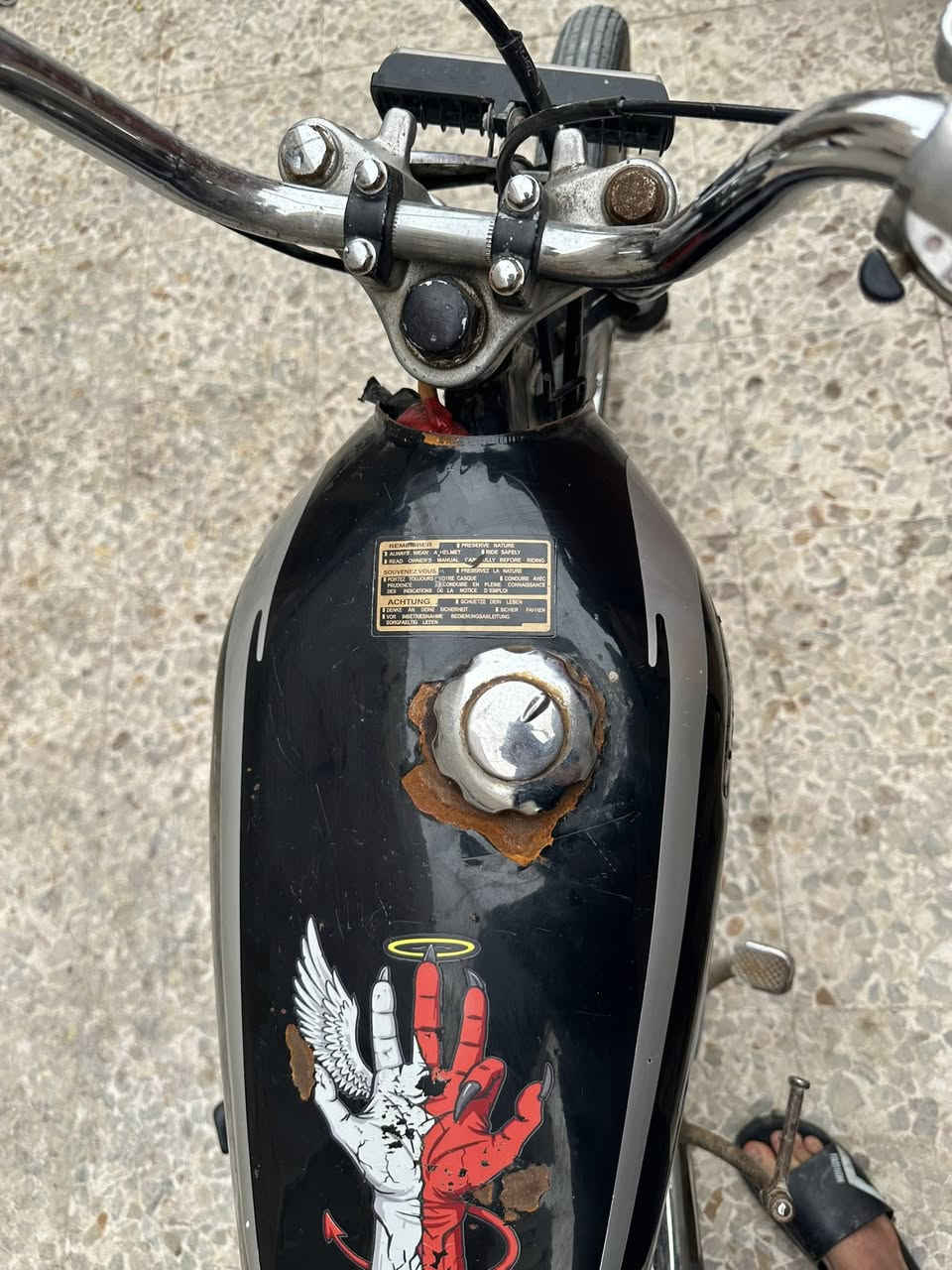 ‏السلام عليكم دراجة للبيع دراجة اوراقها ضايعة يعني تعتبر أدوات دراجة حلوة ونشطه السعر 450￼ وبيها مجال قليل 

مكاني البصرة كرمة علي 

‏رقم الهاتف
￼***********
‏￼
