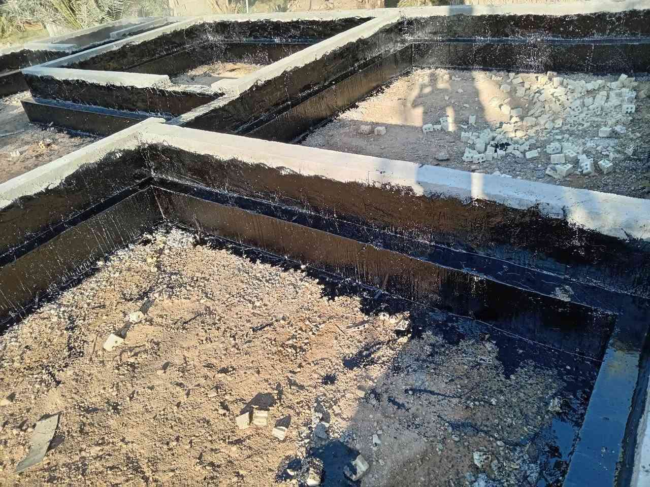 السلام عليكم يوجد جير لتجير السطوح والساسات سعر البرميل 60الف كرسته رعمله الي يريد يجي خاص وبيه خير رويدلل على رقم *********** ***********
