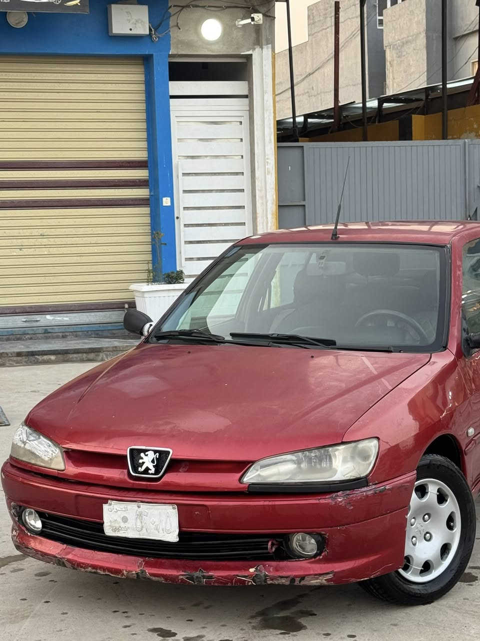 بيجو 306 
صبغ عام اثر شضايا 
السعر 32 ورقة بيها مجال للطيبين
موقع السيارة موصل 
***********
***********
