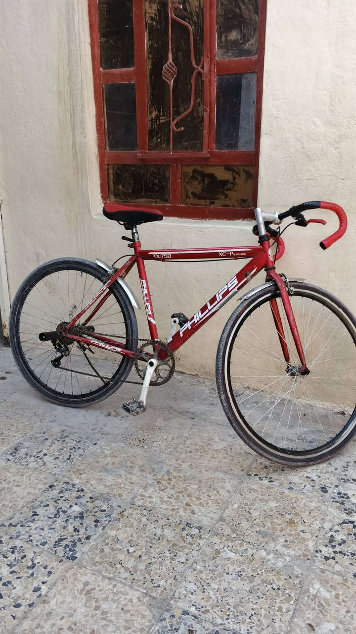 دراجه هوائيه تستعمل للسباقات !! 
السعر 100 وبي مجال 
العنوان البصره صناعيت حمدان 
بلد السيد الرقم ***********
