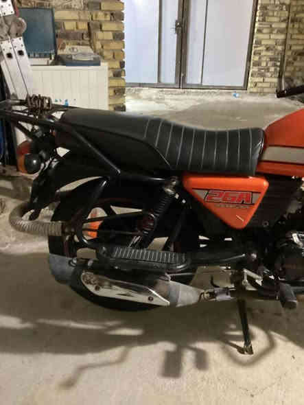 دايوان ٢٠٢٢ للبيع ما مفتوحه ولا مشتغله دلفري مال واحد يشتغل بالمستشفى بس يروح للدوام ويرجع السعر ١٥٥٠٠٠٠ وبيه مجال شي قليل للتواصل ***********
