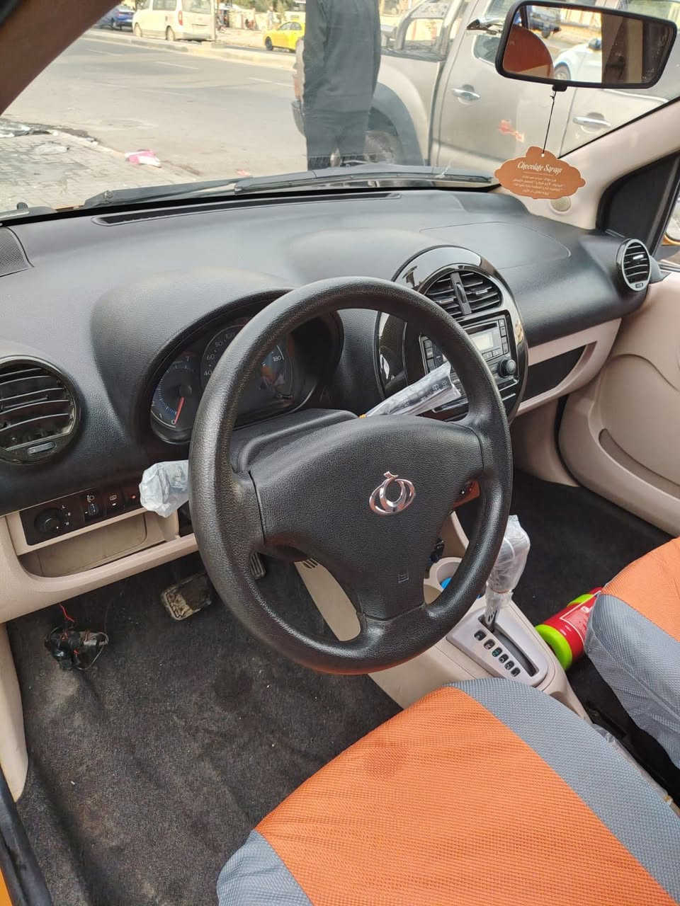 جيلي باندا 2012
رقم بغداد
بدون صبغ 
كير محرك تبريد مكفول
سياره ماشيه 65 الف حقيقي
عنوانهه بغداد البياع 
السعر 53 
اتصال ***********
