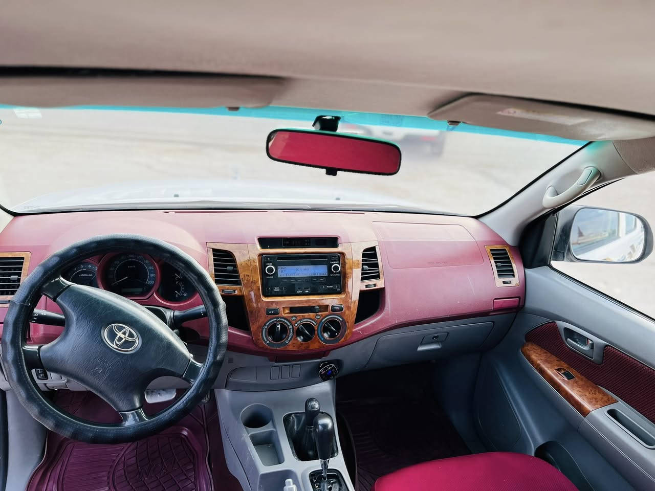 مەرزیە ٢٠٠٩
تۆماتیک
بئ عەیبو عار 
گئرو مەکینەی بەشەرت
تایەی تازەیە بئ مەسروفف
سەنەوی بەسەر نەچوە مانگئکی ماوە 
***********
***********
