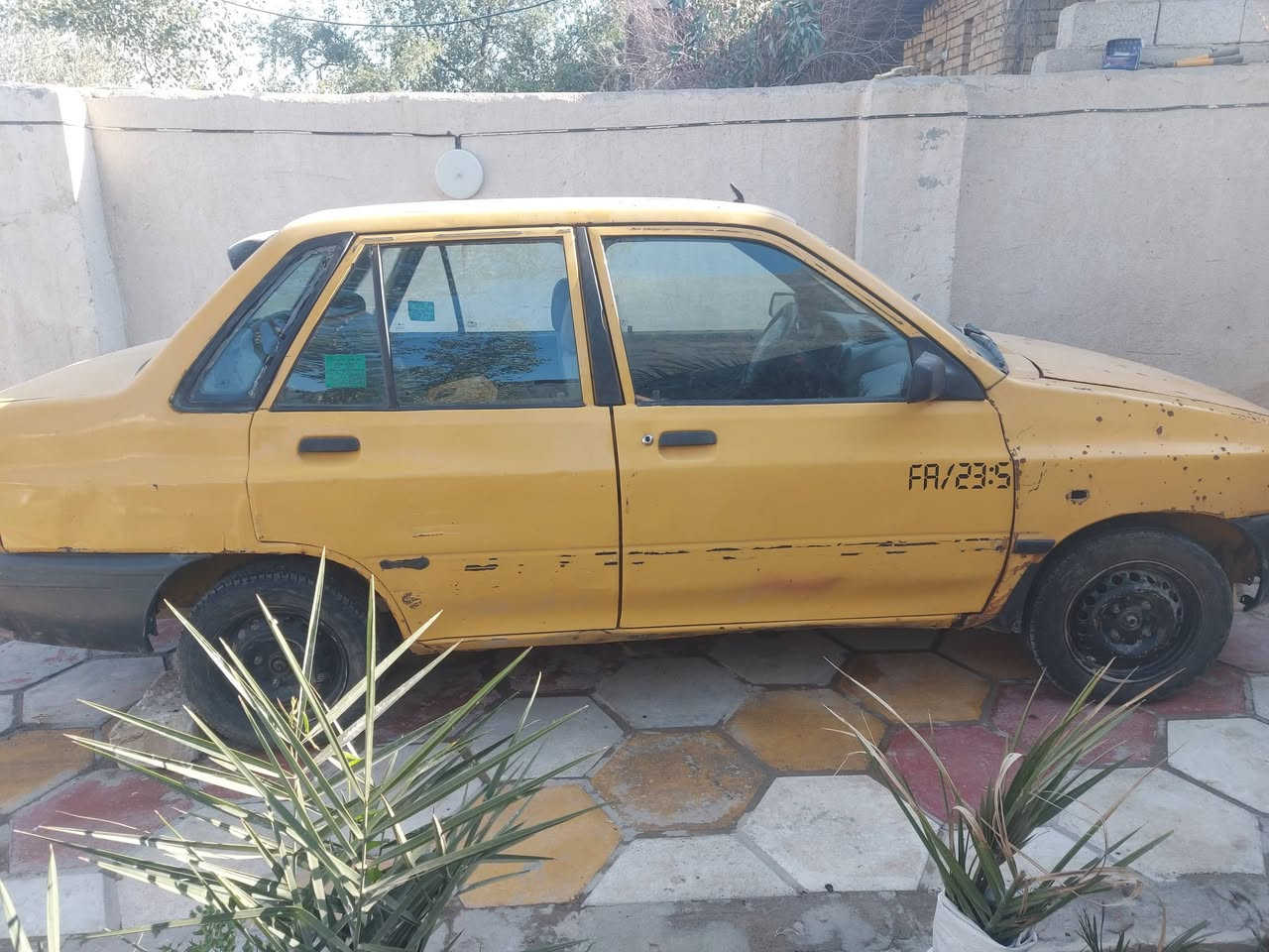 السلام عليكم للبيع سايبه موديل ١٣ اصوليه بس اني ابيع كوم حديد ب ١٠ ورقه وبيه مجال للاتصال ***********
