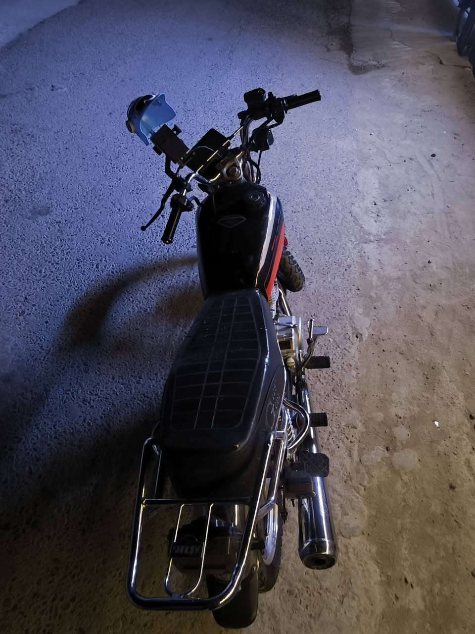 سلام عليكم دراجة سونك موديل 24 مكينه ناعمه تخبل 
يرادله لايت وترتيب بسيط مايكلف ال 20 الف 
تجي تفحص وتقتنع اذا عجبتك اسويلك مكاتبه وكلك الله وياك 
سعرها 400 وبيها مجال للطيبين مكاني الحريه أو ساحت عدن
*********** مستعجل ع بيعتها 
ملاحضه اني مكلف بلنشر التواصل اتصال او ع واتساب
