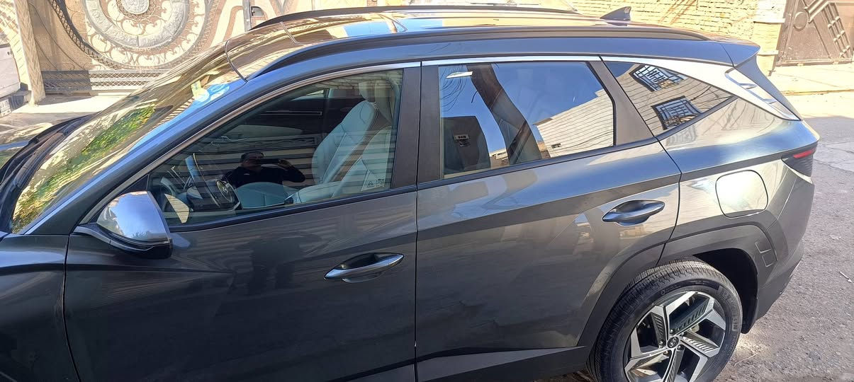 السلام عليكم للبيع توكسان فول ماصفات موديل ٢٣ ماشية ١٣٨٠٠ بغداد للبيع للتواصل ***********
