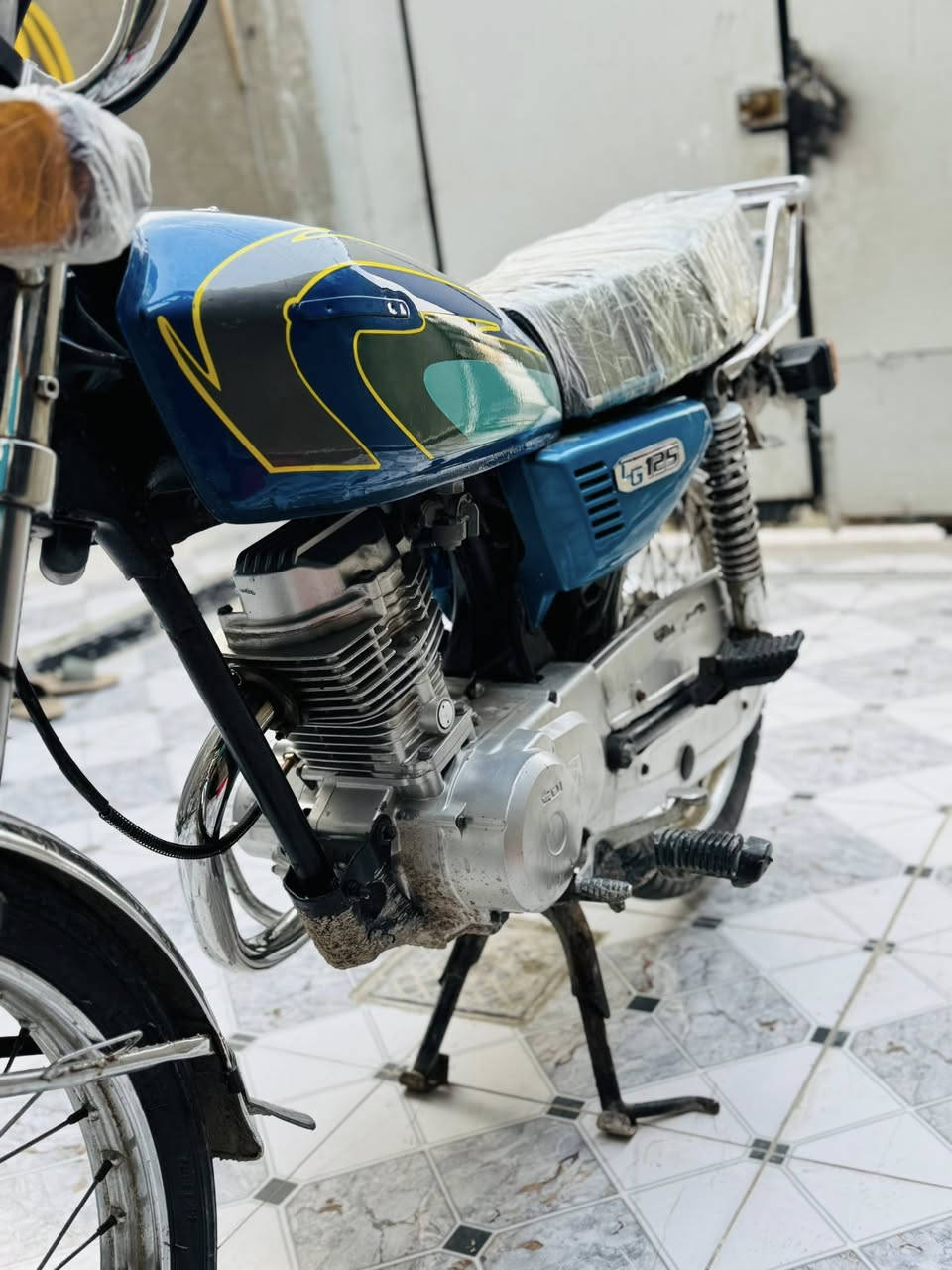 السلام عليكم يراني للبيع مديل ٢١ / الدراجه جديده وكلش حلوه مكاني البصرة الزبير السعر ٥٢٥ وبيهة مجال الشراي ينتصل
***********
