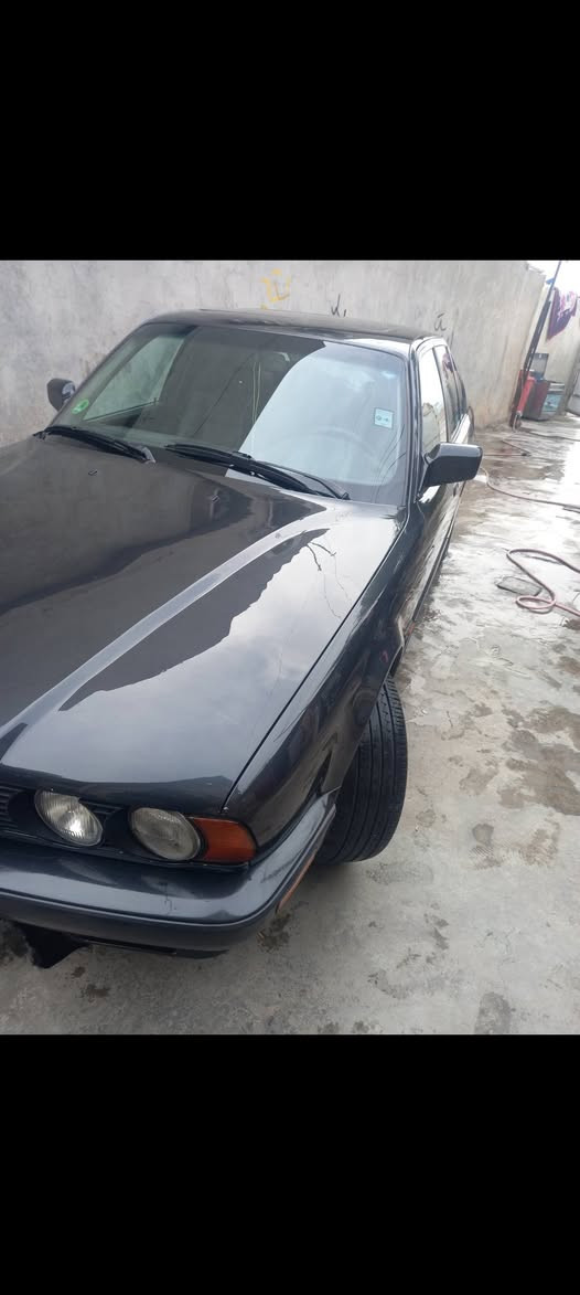 سلام عليكم للبيع BMW موديل ١٩٩١ ألماني السياره ٥٢٥ بلاد  محرك عدل كبس هزه وسنويه جديده لحد ٢٠٣٠ وبيها دفتر بانزين مابي اي ظرر صبع عام جماليه  رقم اربيل  السياره باسمي السعر  ٧٠$ وبيها مجال قليل الشراي يخابر عالرقم  ***********
