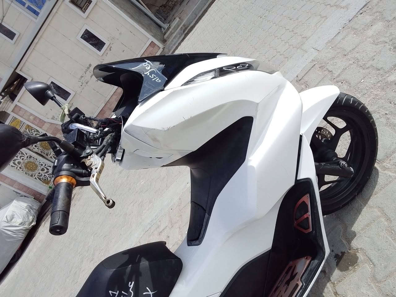 اسلام عليكم بيسي إكس جيل رابع كوري كفالة عامة دراجة مال رمبة بيها شخوط بصيطة وموضح كلشي بالصور لاتكلي وين شخوط مبينات حساس استان حساس ازدحام تدفأة يدات شاير عالي ناصي قفل جنطة قفل ستيرن كلة شغال اي بي اس مانع انزلاق كلة جديد دراجة كارتون السعر 16مكاني بغداد مدينت الصدر اخوان بس الشراي يخابر لحد يكسر بحلال الناس اذا مو شراي لاتوعد جذب وبس تعب وتصل وتدلل {{***********}}وتحياتي للجميع {{اخوكم كحيلان }}
