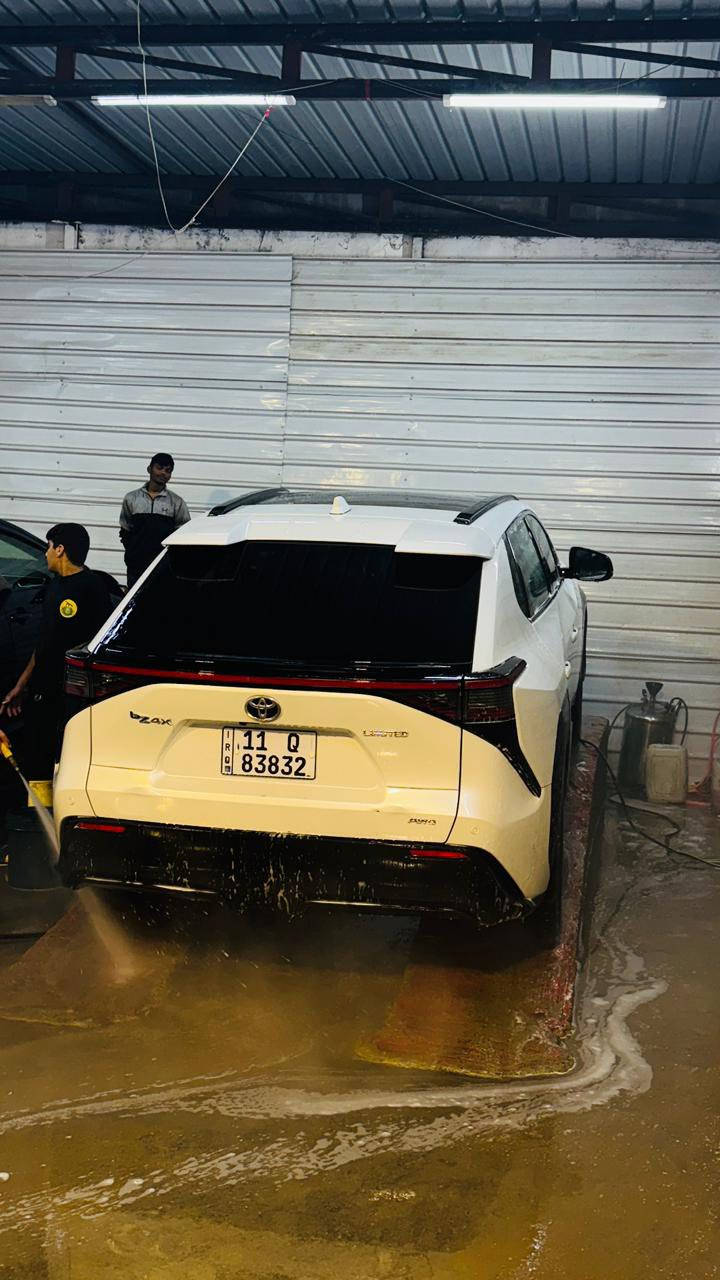 الحلال مالتي للبيع التفيده خاص
للبيع او للمرواس 
تيوتا bz4x 2023 limited فول مواصفات كهربائية بالكامل دفع رباعي  دبل ماطور تمشي 450/500 كيلو رقم مميز وياها حادثها بنيد فقط مبدل اصلي نفس لون بدون صبغ السياره  فول مواصفات تدفئه تبريد بالكراسي و بالمرايه الجانبيه سقف بانروما على طول السياره لايت 4 عدسات لد امامي خلفي ويل 20  وبيها هواي مواصفات ما  ذاكرهن 

رقمي ***********
