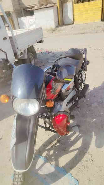 السلام عليكم شباب بوكسر للبيع مديل ٢٢ الدراجه مكفوله مكينته مابيه اي نقص مامشتغله دلفري استعمال شخصي مرقمه بسمي هزه جديده يعني ميحتاجله هزه كبل تحول الدراجه جديده كلش مكاتي الدوره ابو دشير الاستفسار تصل ***********
