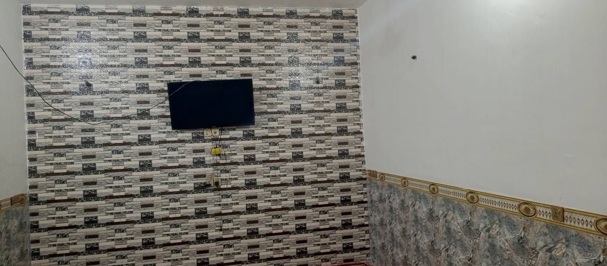 سلام عليكم بيت مساحه 200متر الوجهيه 10ونزال 20 منطقه حي الانتصار مقبيل المستوصف الشارع مبلط والعرض مال الشارع 10 والبيت نقصه ارضيه وجهيه ***********
