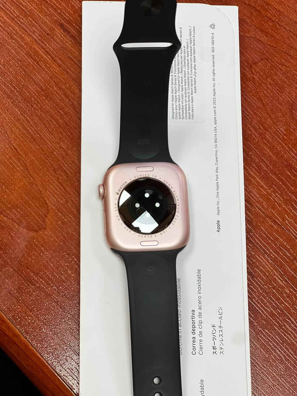 Apple Watch series 10 cold⌚️46mm
السلام عليكم 
ابل واتش جيل 10 اصدار نايك 
حجم الساعة 46mm
بطارية الساعة 100%
نظافة الساعة 100% والله حتى اظلمها اذا اكول بيها شخطة الساعة سيرها الاصلي ما ملبوس وشحانتها الاصلية ما مفتوحة ويمك الحساب بعد الساعة موضحة بالصور مصور كلشي بالتفصيل ودقيق علمود توضح الك بشكل كامل 

سعر خاص او اتصال

((((ملاحضه مشحونه فقط 10 مرات ))))

موصل حي السكر

*********** اتصال + واتساب

