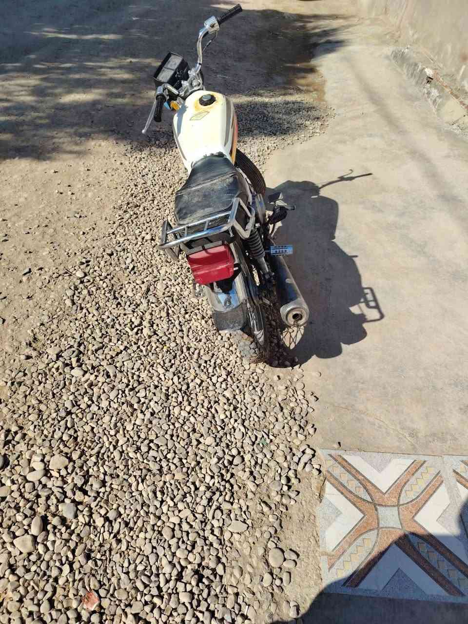 مكلف بنشر اربعه كير للبيع كلك بدون اوراق سعر 250 الشراي يتصل عل رقم ***********
