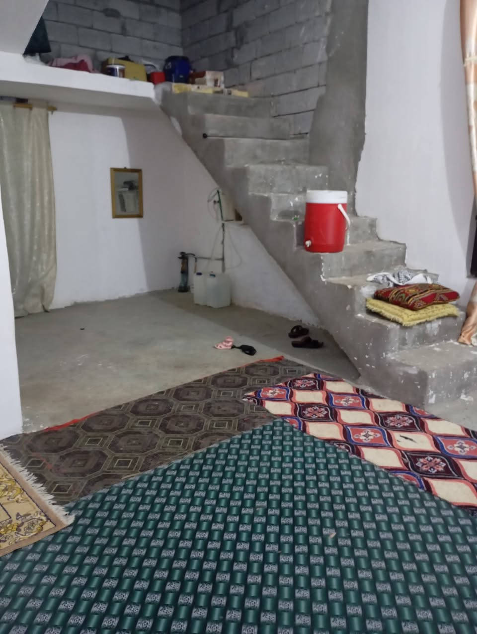 بيت للبيع المساحه 300
غرف نوم 2 وصاله ومطبخ وبراني العنوان قريت علي غازي التصال ع الرقم ***********
