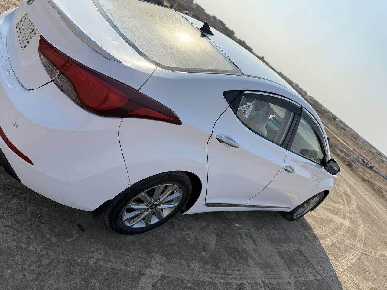 سلام عليكم النتره 2016 خليجيه بيه صبغ بل بنيد والجملغ ضربه بسيطه السياره مكينته 1800 دوش سنويه 29السياره خير من الله محرك وكير وكشرته حلو السياره موً فول نص موصفات السعر 122 وبيه مجال ***********مكاني ناصريه مركز
