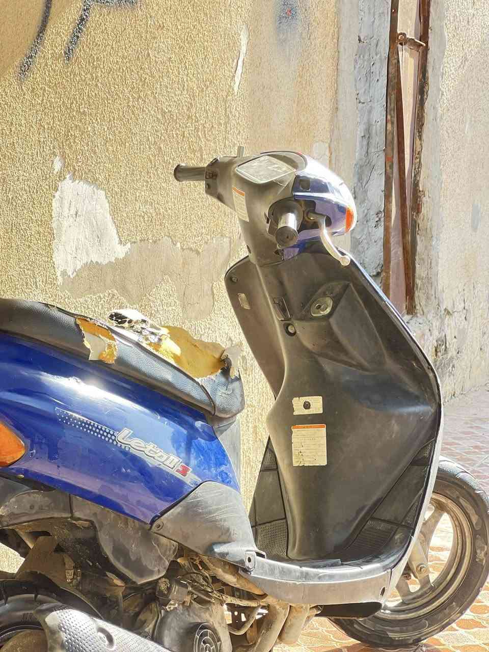 السلا عليكم عندي دراجه البيع رنبه مامفتوح السعر 275وبي مجال الطيبين 0777 145 9368
