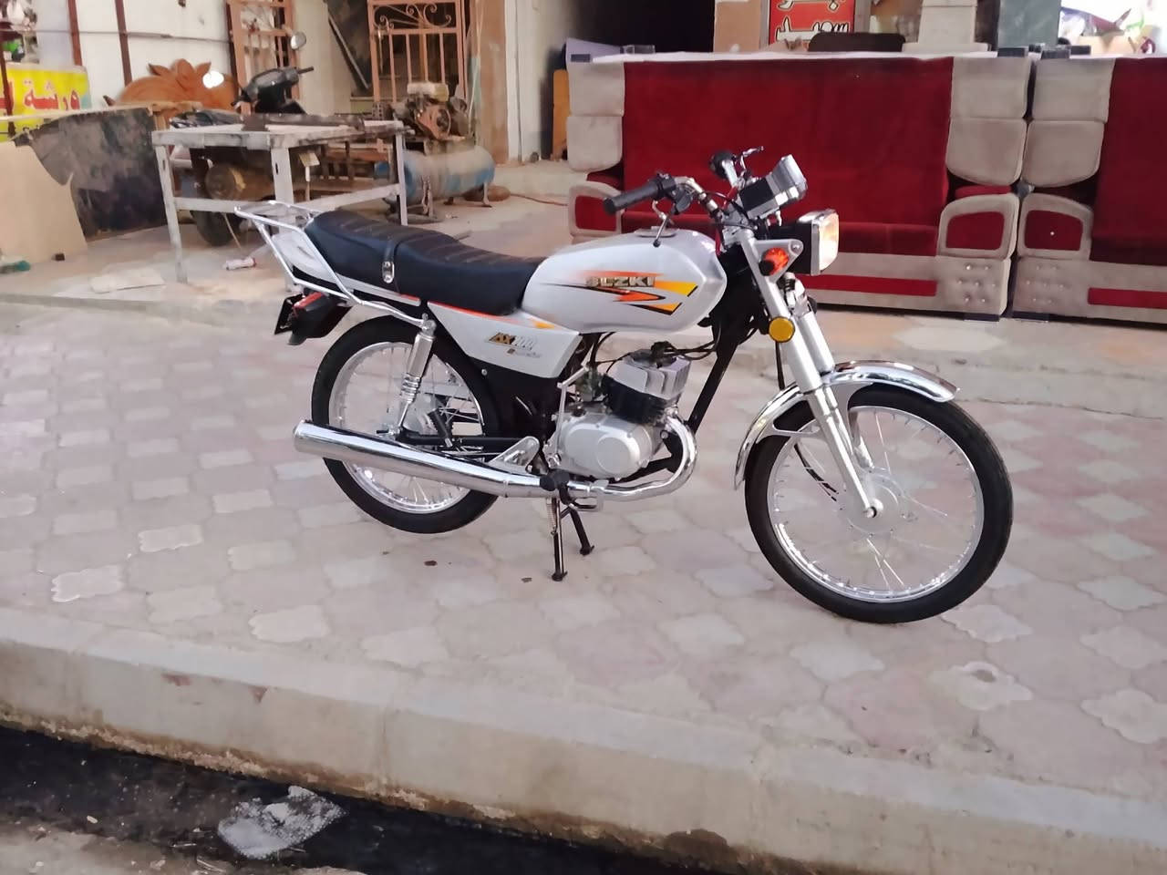 سلام عليكم دراجة شبيهت المزت موديل2025 مكينة 100cc دراجة زيرة العنوان ديالى بعقوبه السعر 750 وبيه مجال قليل الاتصال ع***********
