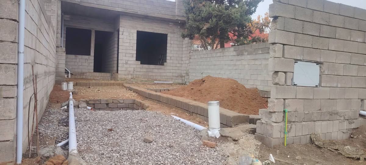 بيت للبيع حي القوسيات 
قرب شارع تلكيف مساح  
280 متر اساس بادلو
 استقبال 4 في 8 هول 6 × 6 مطبخ 4 × 6 
 السعر 55 مليون وبي مجال
 الاستفسار على الرقم
 *********** وتساب
