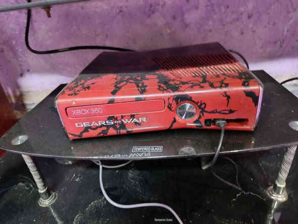 اكس بوكس360 سلم
جهاز نضافه 100 
ويا 45 لعبه كلها حديثه 
مكاني زعفرانيه 
السعر 125
 ***********
